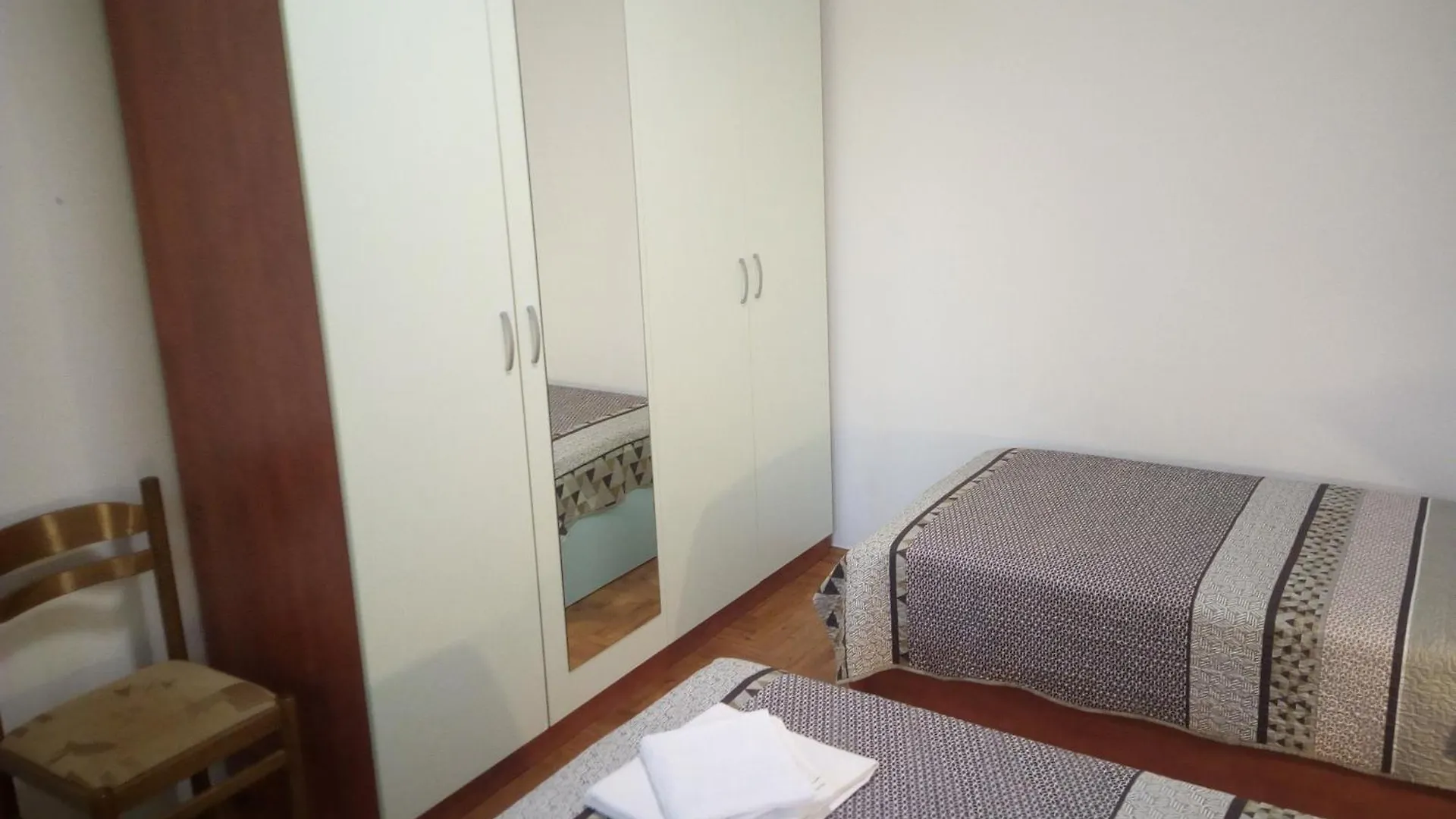 Apartments With A Parking Space Rovanjska, Paklenica - 24348 Jasenice