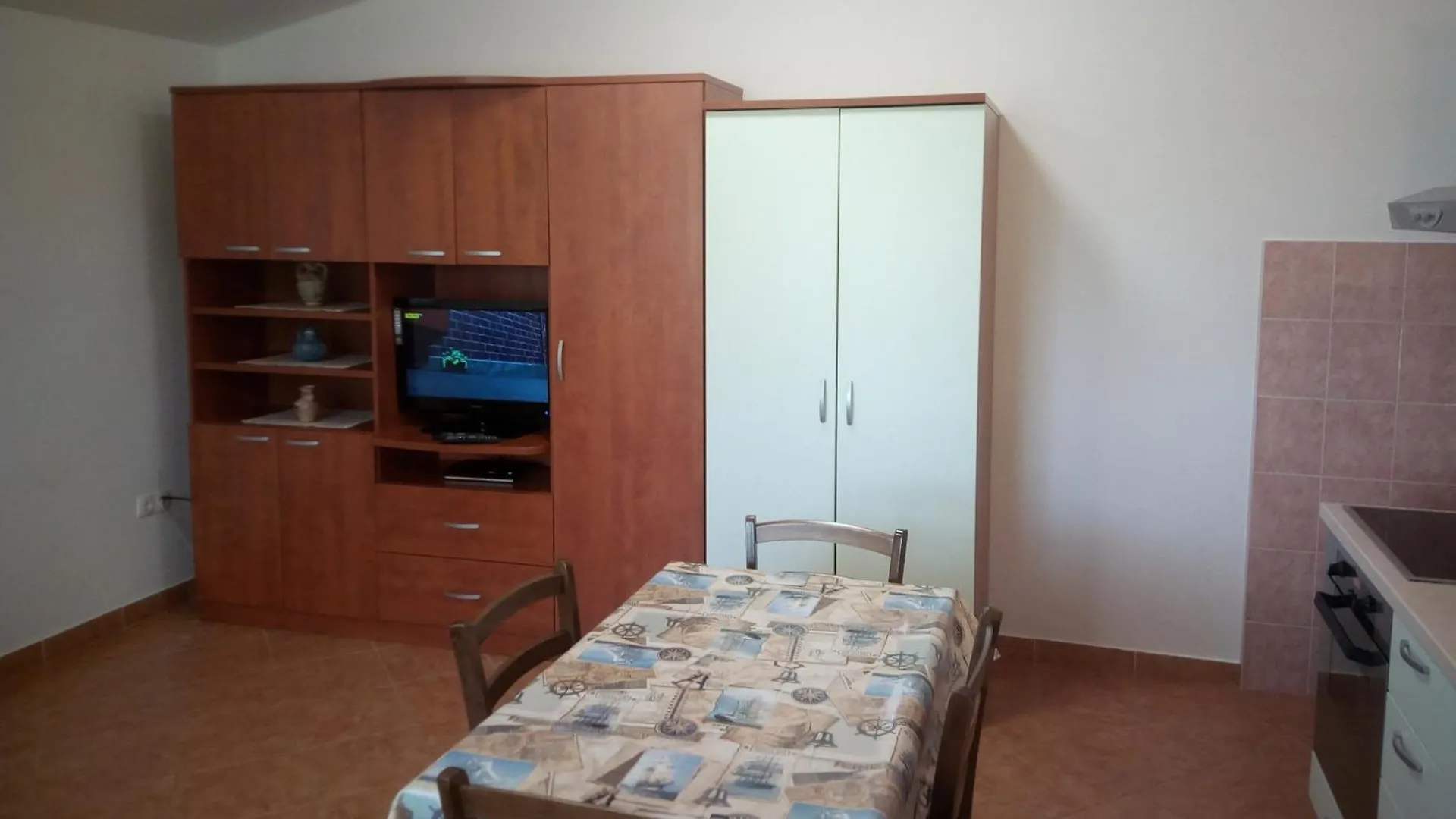 Apartments With A Parking Space Rovanjska, Paklenica - 24348 Jasenice  Kroatien